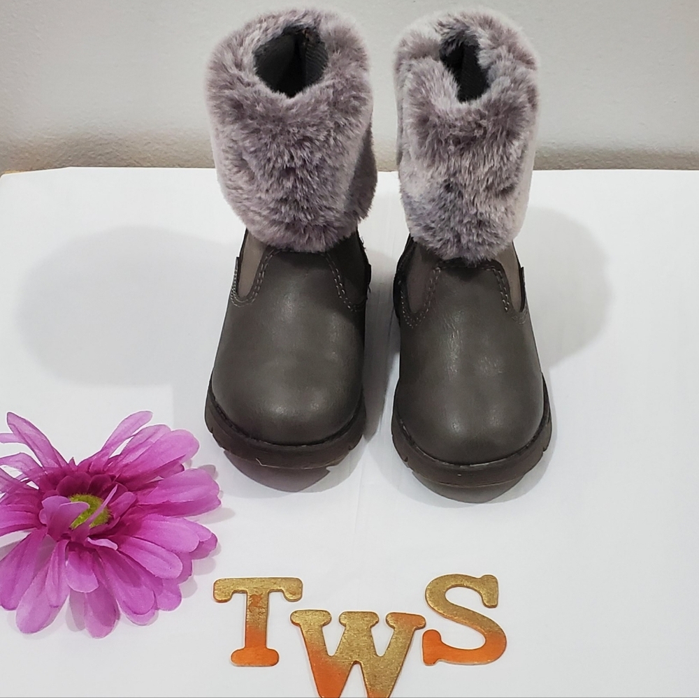 Kids Brown Boots with Faux Fur‎